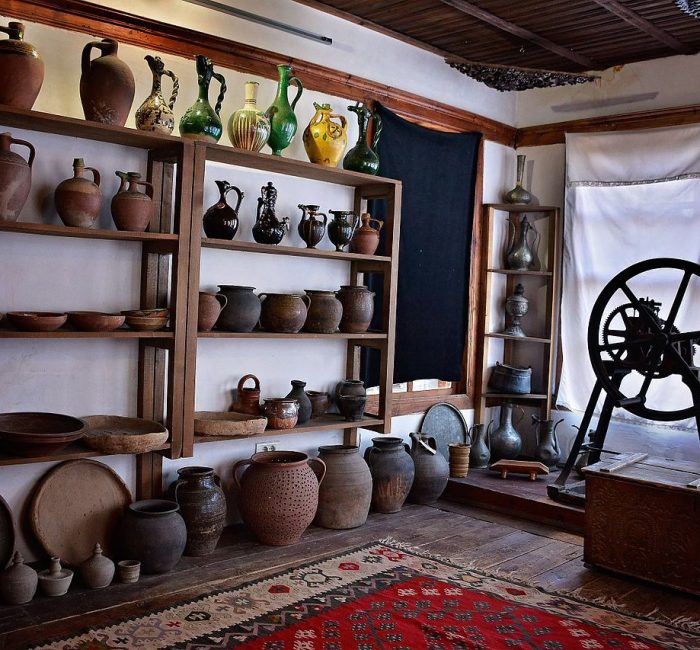 Lexo më shumë rreth Muzeut Etnologjik të Kosovës